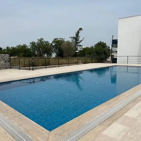 2+1 Laden Roof Terrace Apartment Karavas (Northern Cyprus)