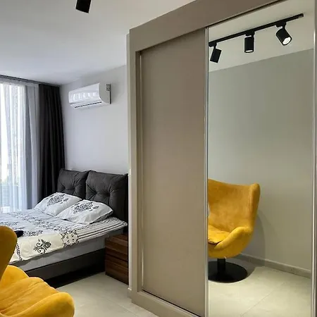 2+1 Laden Roof Terrace Apartment
